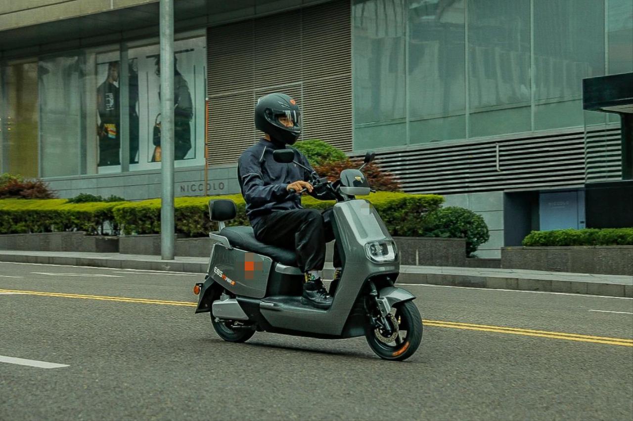 电动车开了一个月后续航降低了,终于知道为什么电动车跑不远了