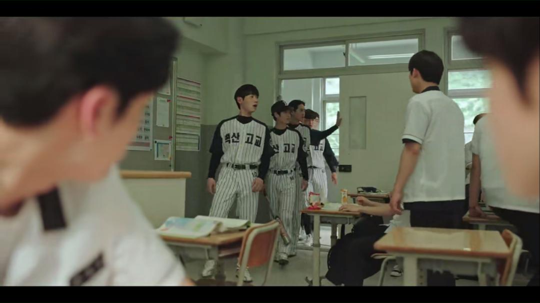 这未成年丑闻，怎么就封杀不掉？