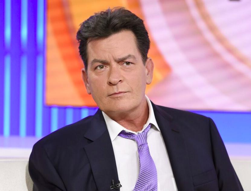 美国18岁星二代卖裸照赚钱？明星父亲痛骂，网友呛：渣男还有脸说