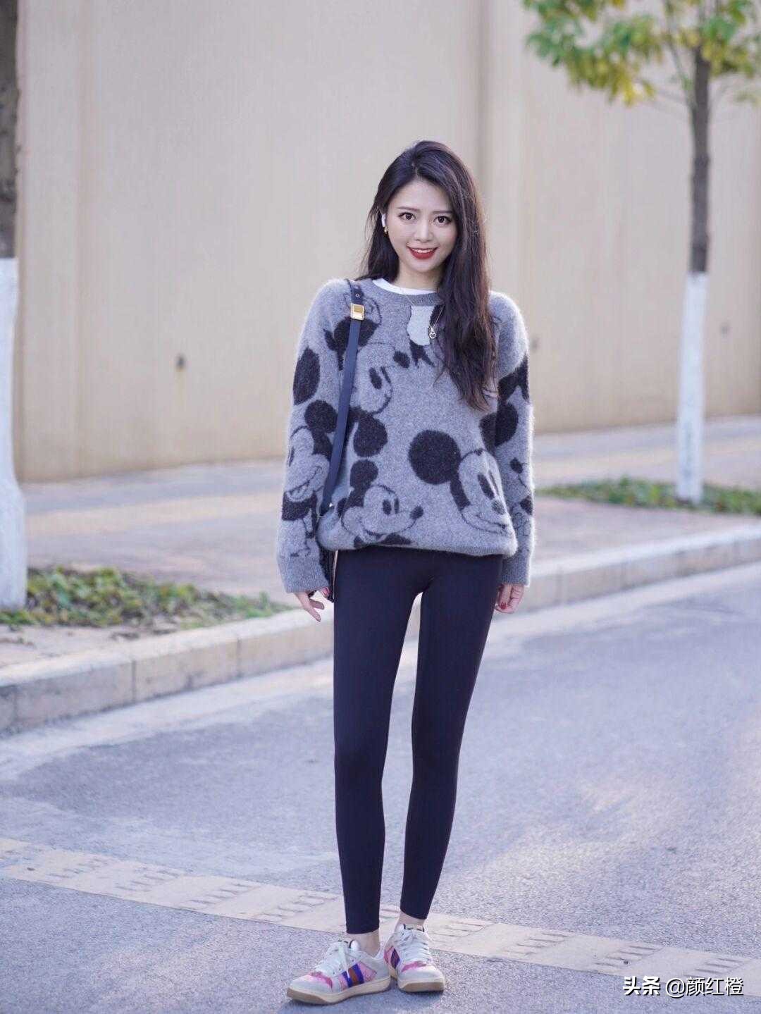 今年流行的职场穿搭女士,明亮色职场风穿衣搭配