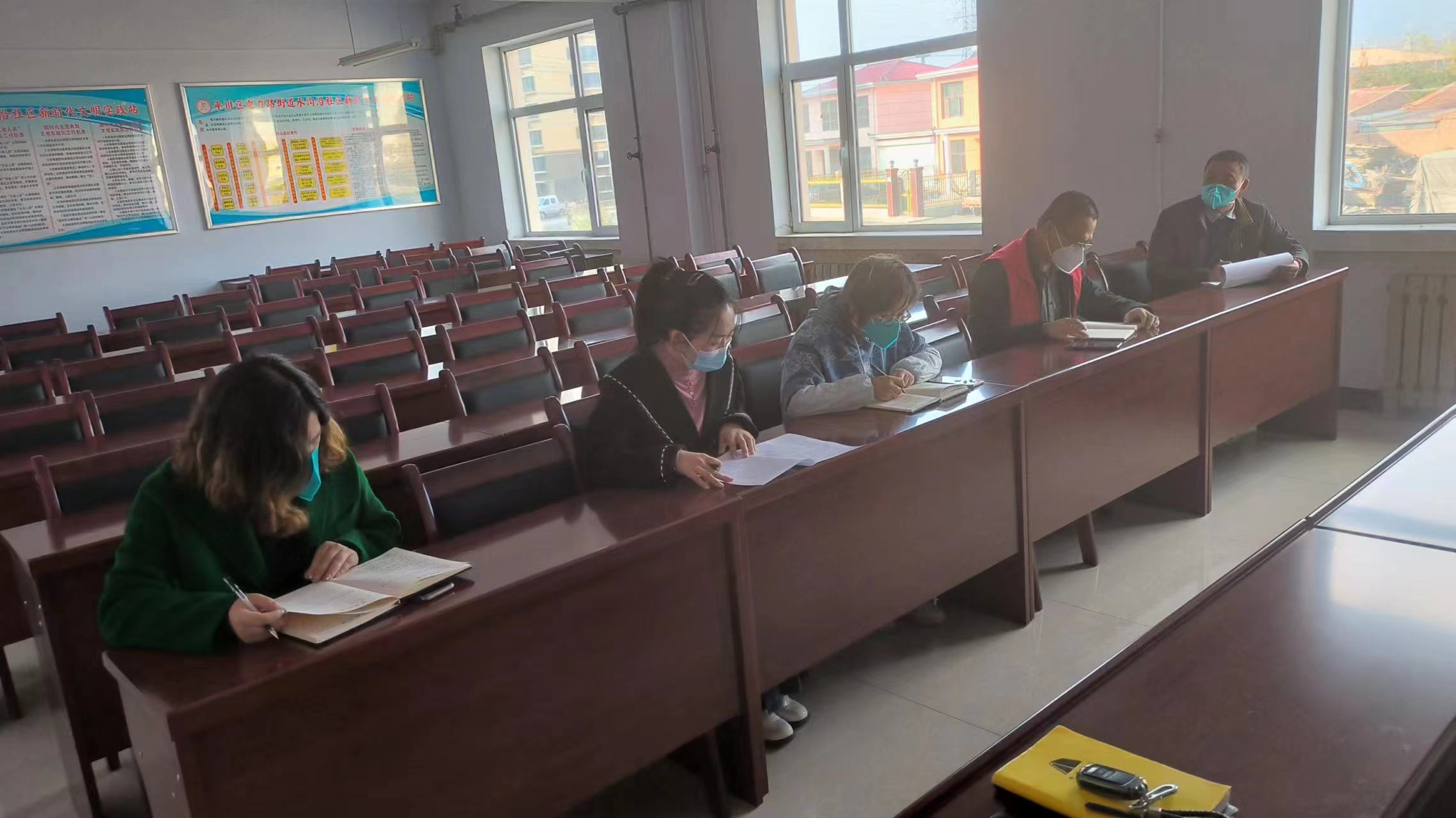 坚持人民至上不断提升社区服务能力和水平——平川区电力路街道水沟沿社区组织学习*党**的二十大精神