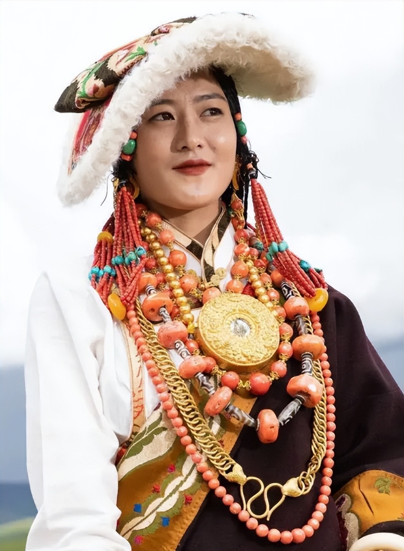 文玩的品种蜜蜡,蜜蜡是什么属性文玩