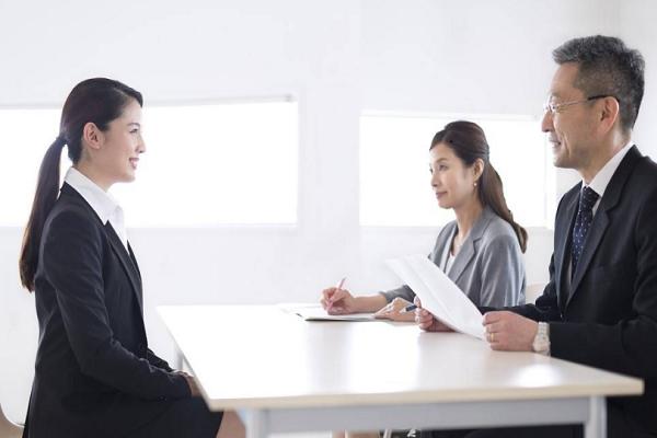 面试英语自我介绍范例,招商银行面试一分钟自我介绍范例