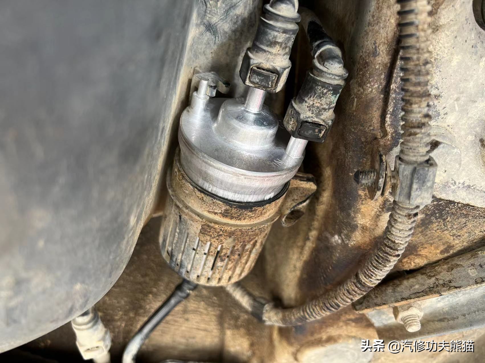 严谨的德国工人钣金修复,严谨的德国师傅修复事故车