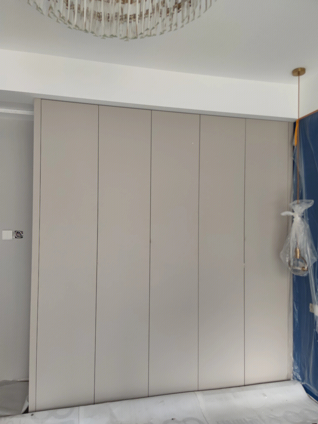 全屋定制比木工做柜子贵多少钱,木工打柜子和全屋定制有啥区别