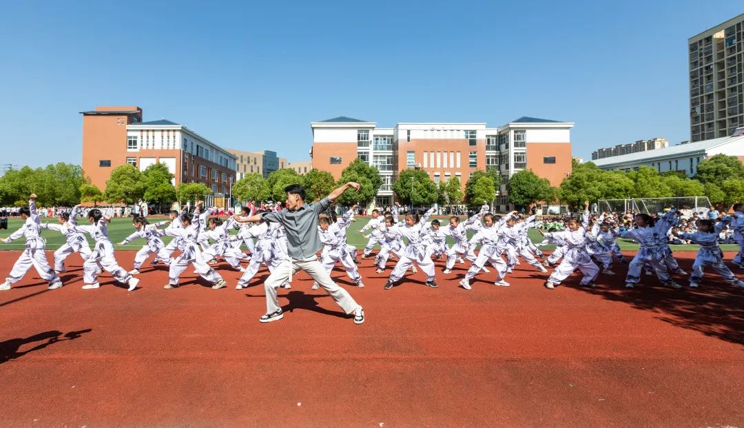 穿汉服的六年级学生舞蹈,穿汉服的舞蹈小学生