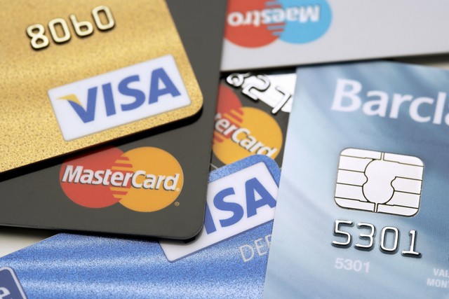 办理信用卡的条件有哪些？怎样快速办理信用卡？