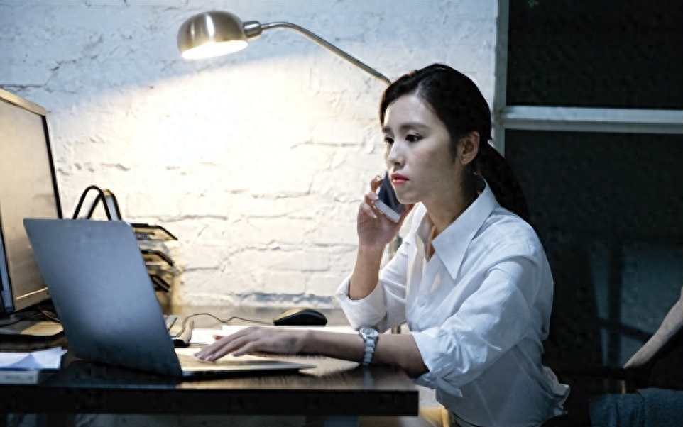 人老了只有儿孙陪伴才是福,人老了儿女在身边才是最重要的