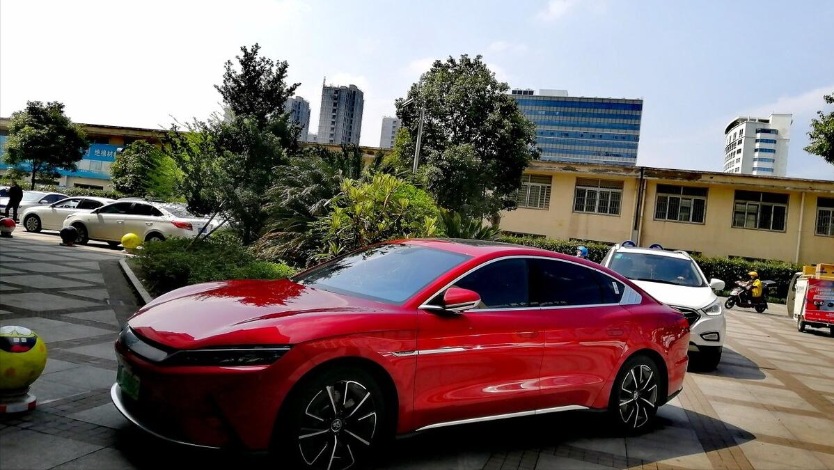 比亚迪征服老外,比亚迪电动大巴发展历程