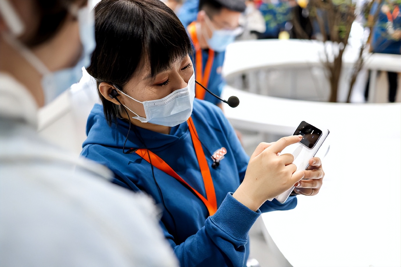 小米11算是中端机吗,小米11系列最值得买手机