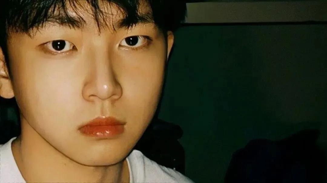 王菲谢霆锋演唱会在哪个台唱歌,王菲谢霆锋多少年后在一起