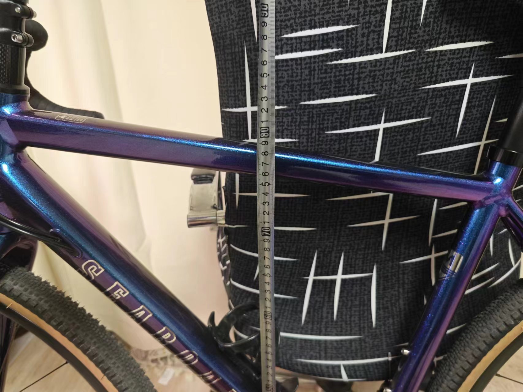 都是国产手机华为手机有何不同,国产岚图是第一吗