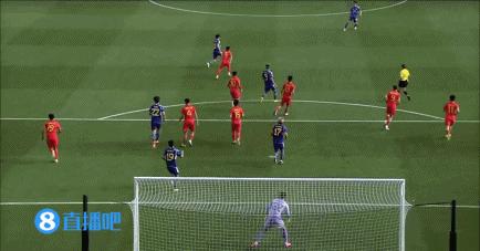 国奥以多打少0比1不敌日本,贾非凡遭日本后卫肘击