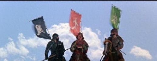 72小时不让睡觉，后背打到脱皮，女子恳求民警：他都是为我好