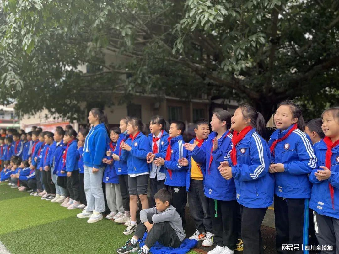 少年展风采运动向未来,足球少年风采展