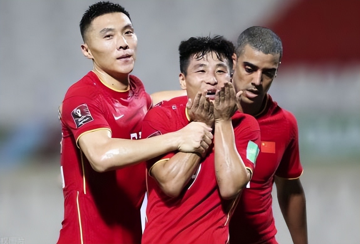 1比0！中国男足热身赛再次收获胜利，新帅已成功激活三大王牌