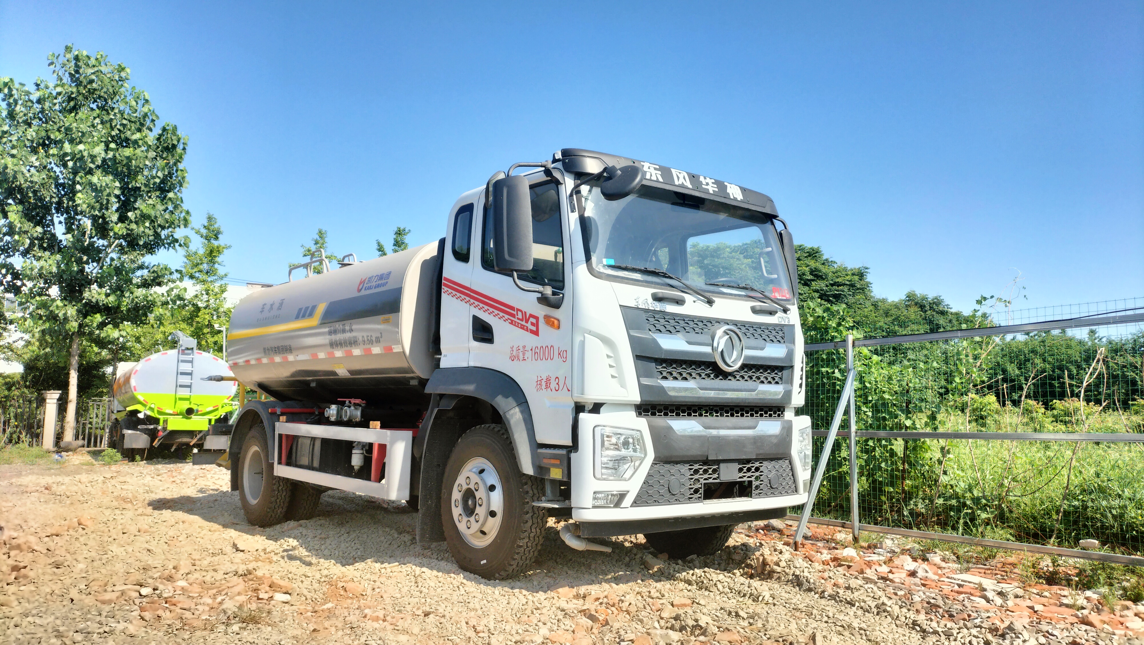 绿化环保洒水车出租公司,新建区大型洒水车出租