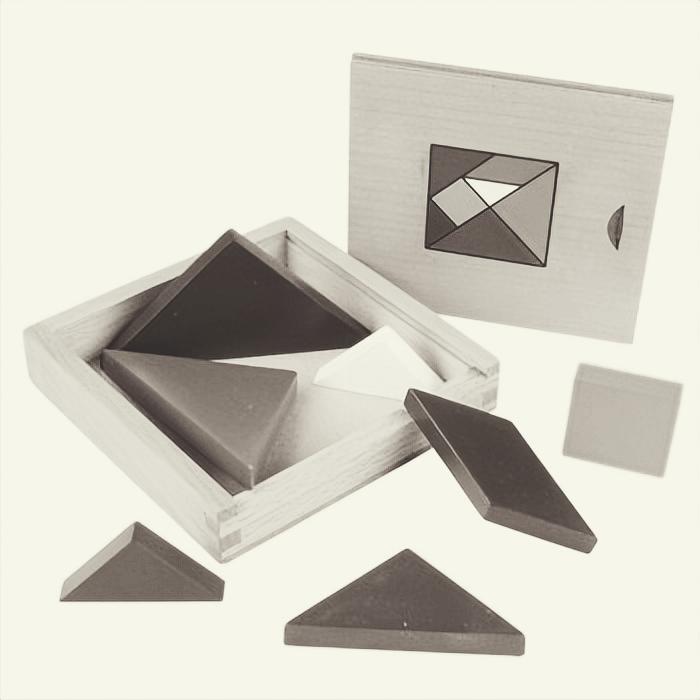 七巧板是我国传统的玩具还是什么,七巧板是我国古代的拼板玩具