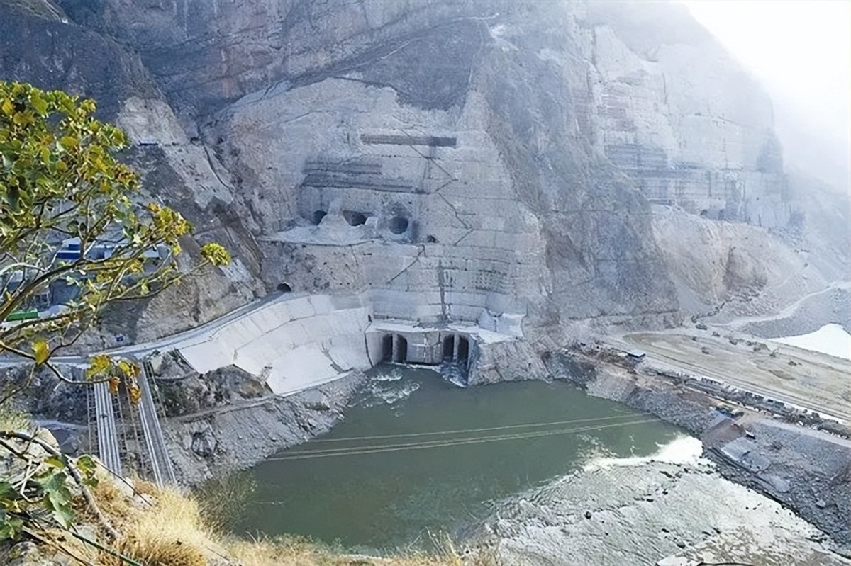 乌东德水电站创造的世界之最,中国第四大水电站乌东德投产发电