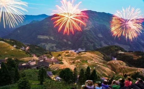 千年梯田灯光秀时间,梯田灯光秀是真的吗