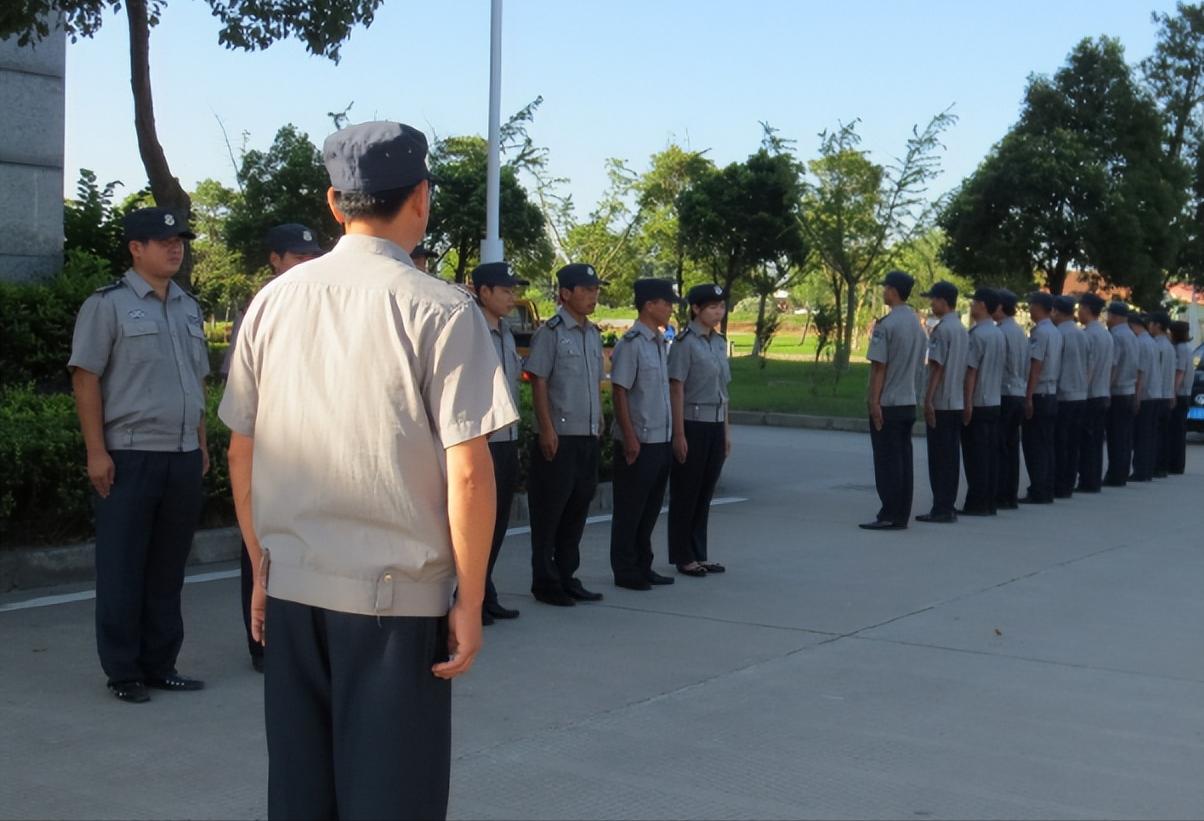 医院保安能赚多少钱一个月,做保安一年赚50万块钱