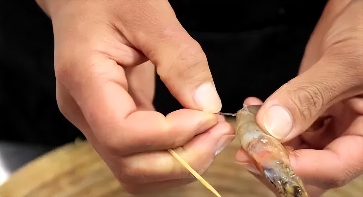 剔牙的牙签怎么用,牙签除了剔牙还有何妙用