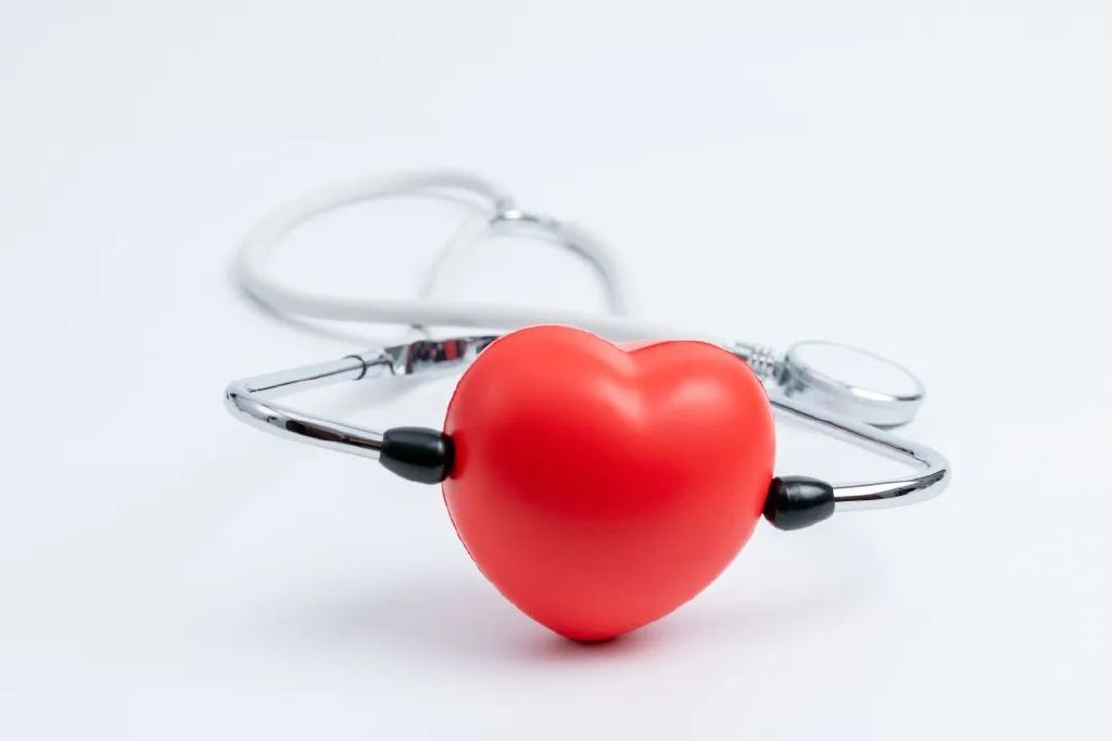 43岁心衰患者植入人工心脏,85岁老人心衰可以植入人工心脏吗