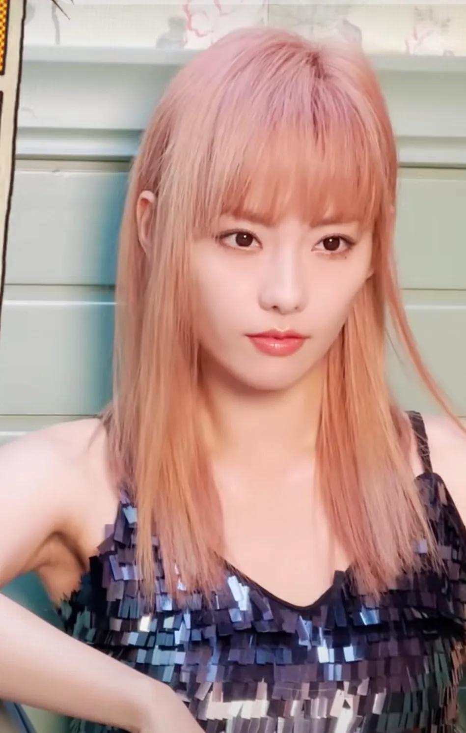 买超为啥那么喜欢张嘉倪,买超微博还写着张嘉倪老公吗