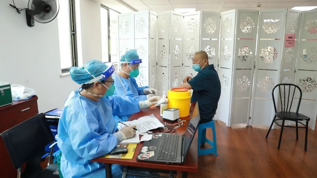 65岁以上老年人建议接种什么疫苗,送苗上门疫苗接种走进养老院