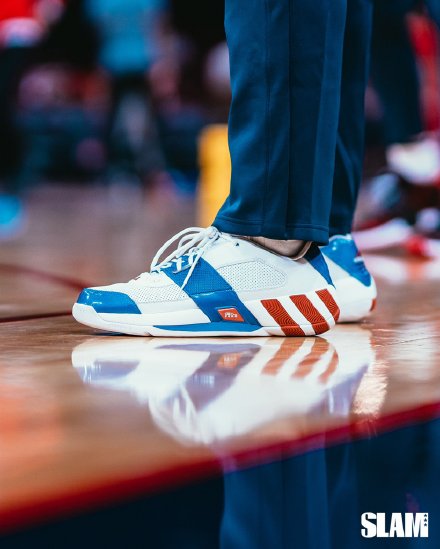 阿里纳斯篮球鞋回归,阿里纳斯篮球鞋纯黑