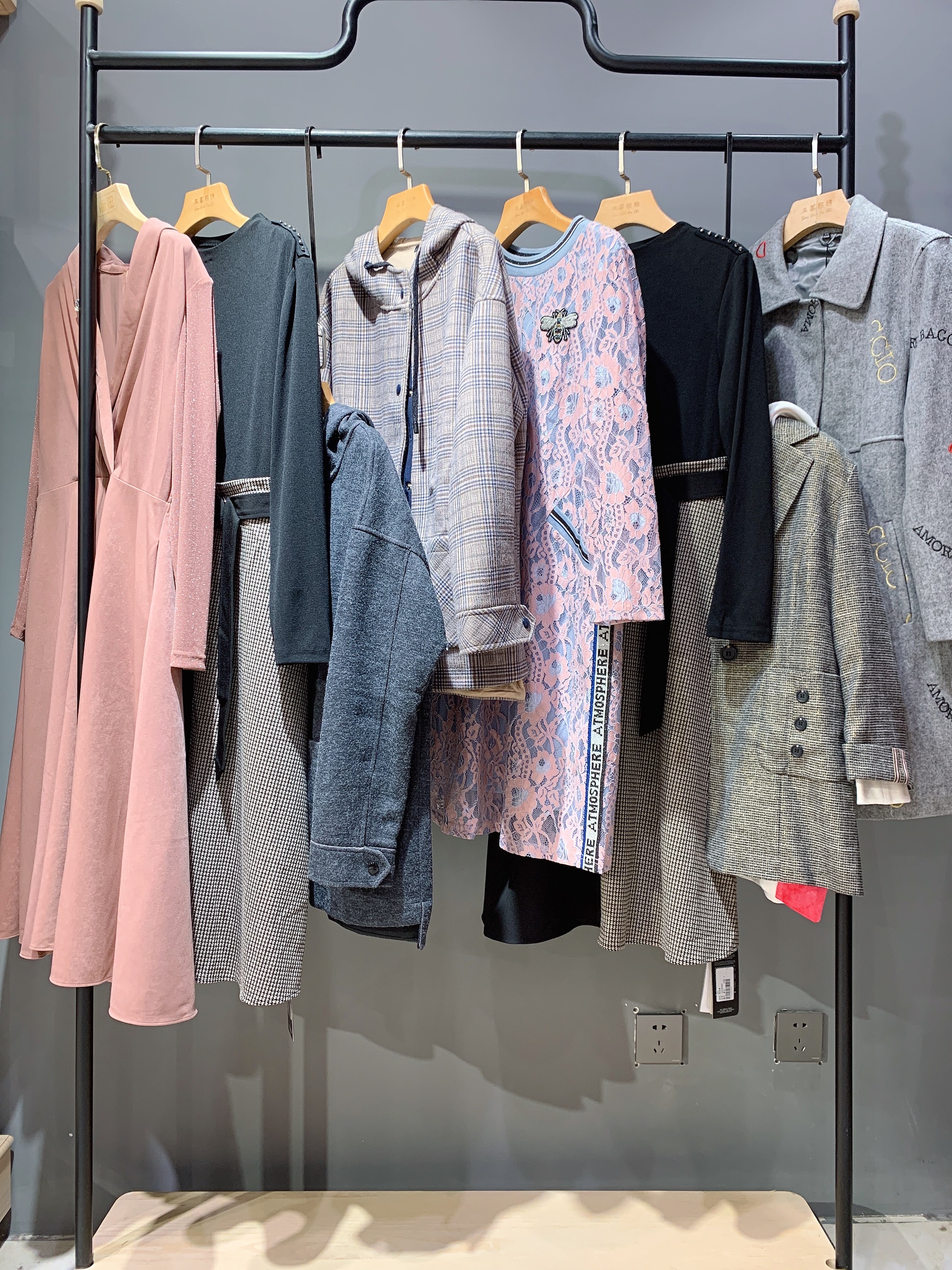 映唯品牌服装,映唯服装旗舰店