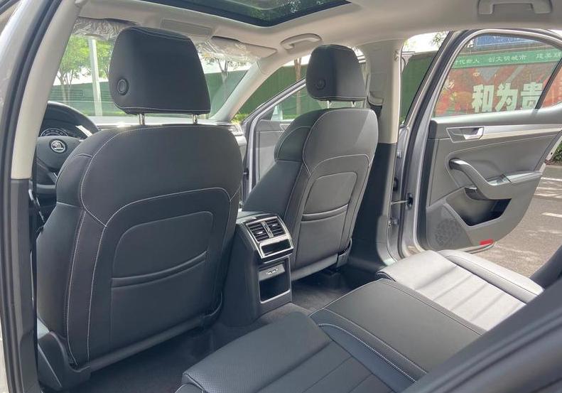 便宜耐造合资B级车，三大件可靠，油耗5.9L，带你看斯柯达速派