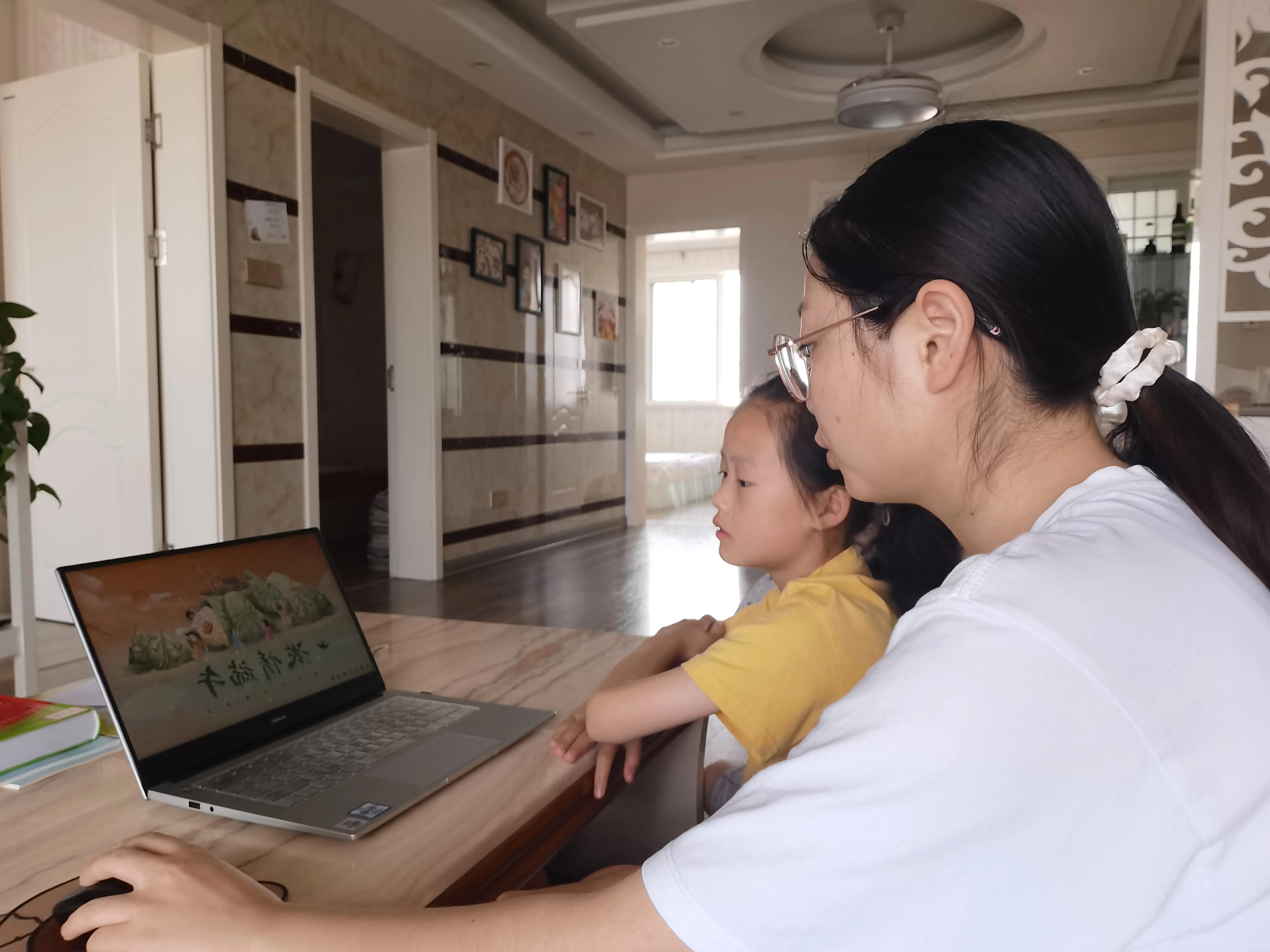 南泰学子三下乡：闪闪萤火星点亮快乐暑假