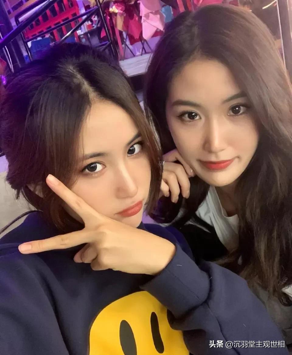 女足姜明佐颜值,姜明佐晒美照笑容甜美有梨涡