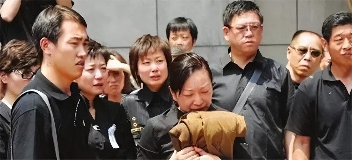 罗京儿子名字由来,罗京的儿子名字