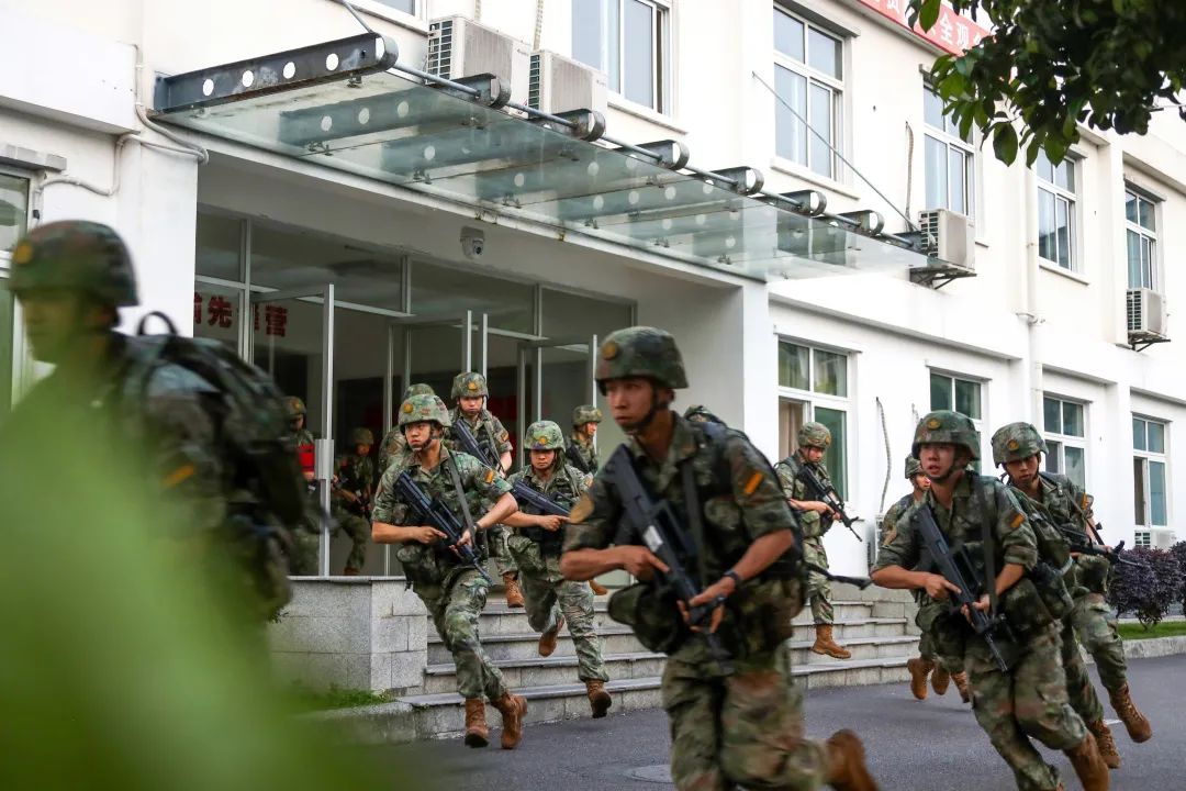 军营青春视频,镜头下的军营青春岁月