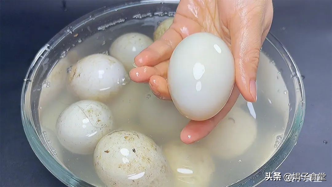 腌制咸鸭蛋最简单正确的做法,把咸鸭蛋腌制成流油咸鸭蛋的方法