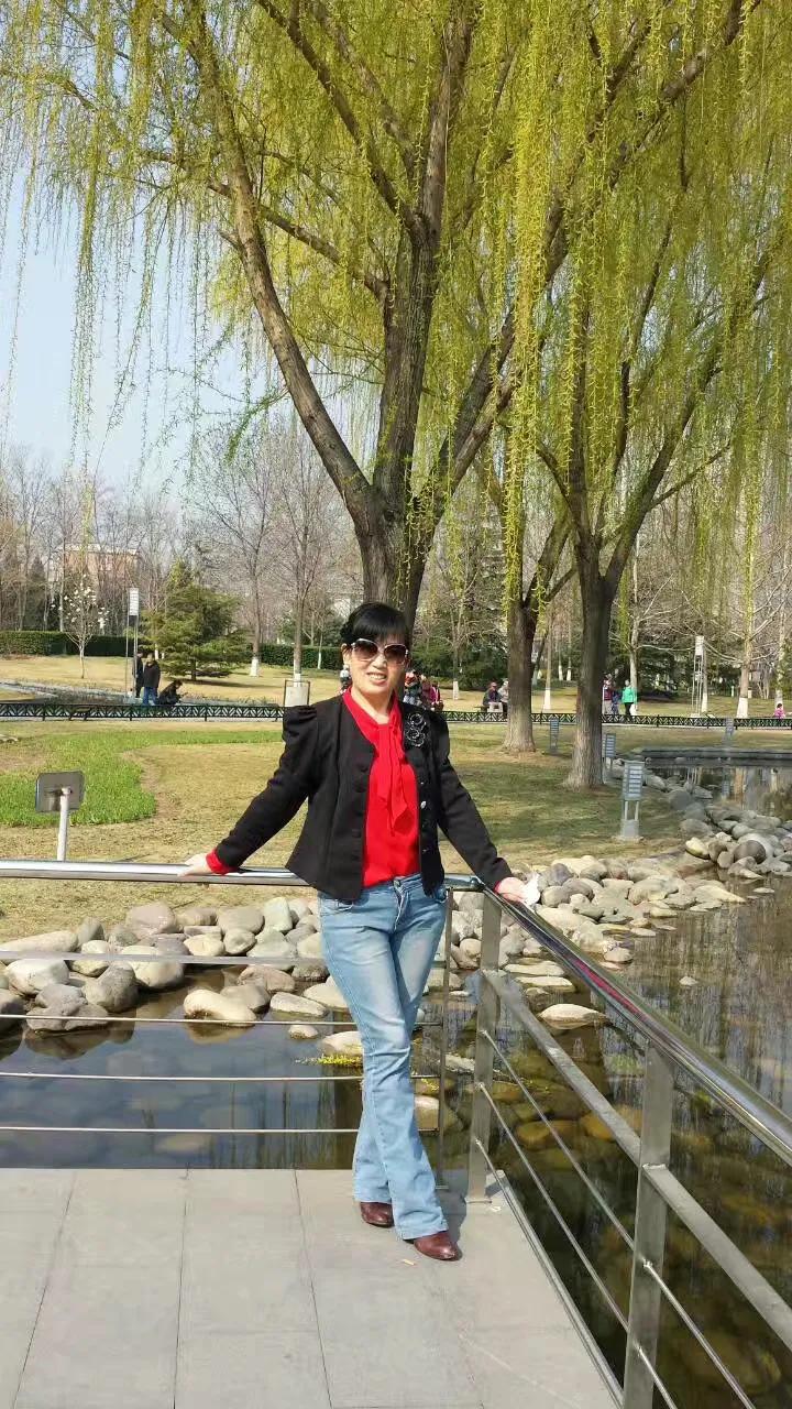 多想拉住父母的手,爸爸我多想再牵你的手作文