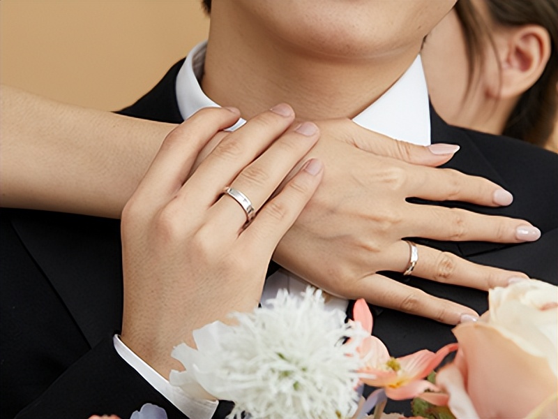 怎么求婚浪漫简单又好看,怎么求婚最简单又好玩