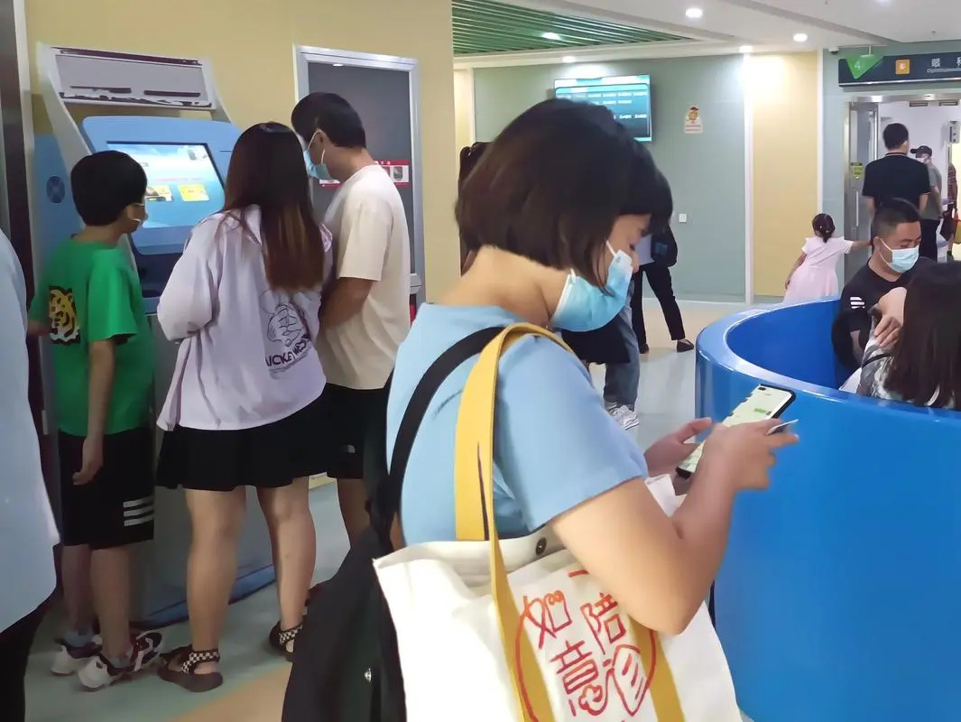 靠当“日租女友”，我月入过万，表面光鲜，其实背后“规则”很深