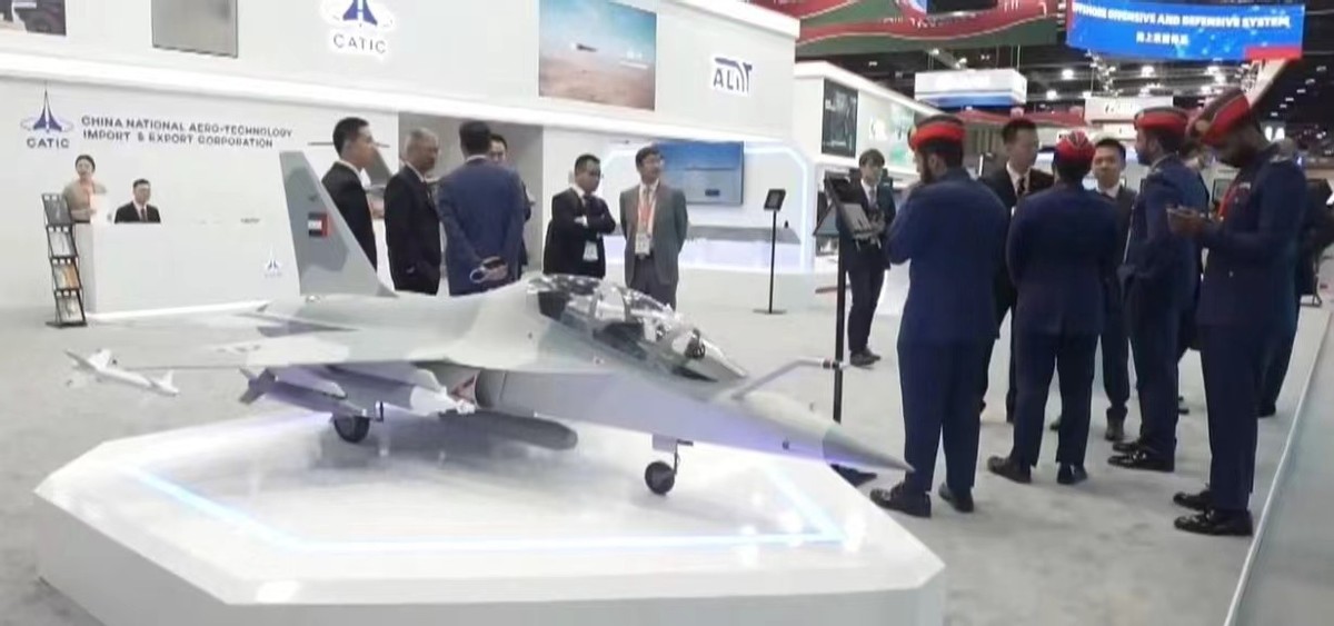 l15战斗机航模,l15教练机航展