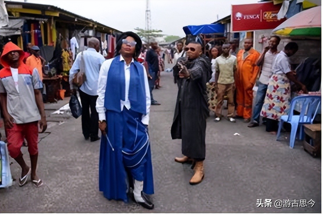 非洲贫民窟里的“上流绅士”:宁愿捡垃圾搬砖,也要全身名牌