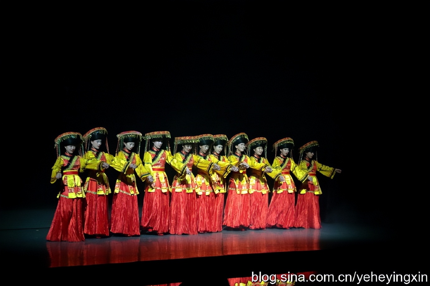 丽江丽水金沙表演好看吗,丽水金沙民族歌舞表演