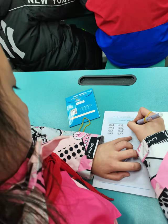 气球实操课,气球律动操幼儿小班