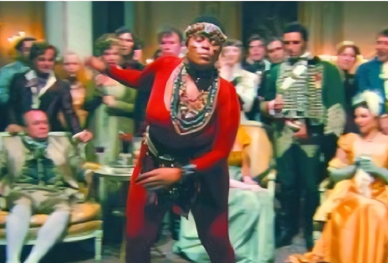 非洲女孩巴特曼因有巨臀，一生被赤身裸体展览，死后还被做成标本