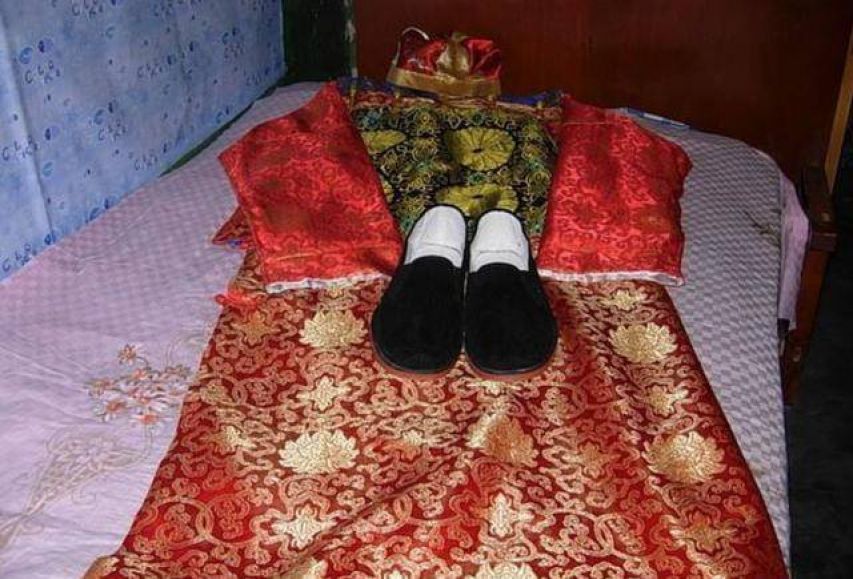 人死后为什么穿寿衣好,人死后为什么要穿寿衣