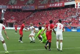 1-0！10打11，成都蓉城91分钟献绝杀！海港吞首败，武磊错失空门