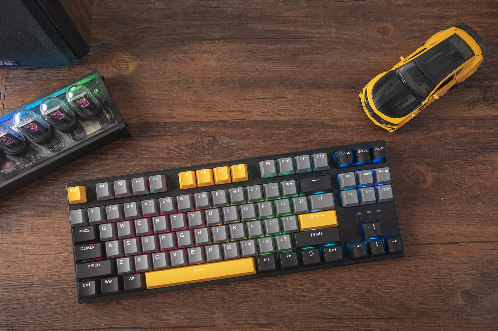 谁说机械键盘只适合电竞，文艺青年的礼物，迪摩F87歼星舰