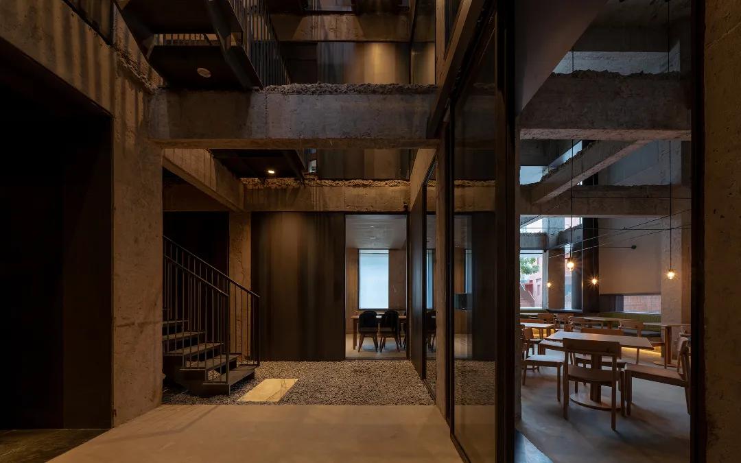 南头古城“有熊”出没，展出旧建筑的新魅力|大观国际