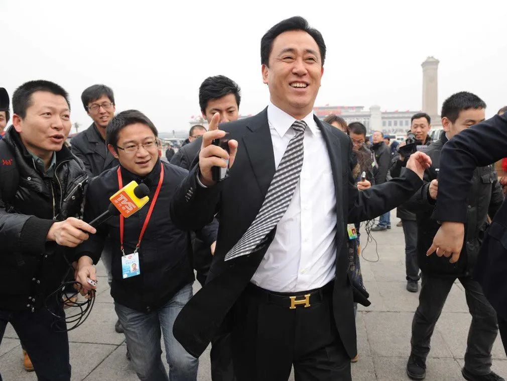 首富魔咒许家印,首富危局许家印